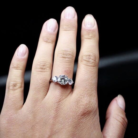 Three Stones 925 Silver 2ct Moissanite Cubic Zirconia Ring Size 9 - Picture 6 of 10